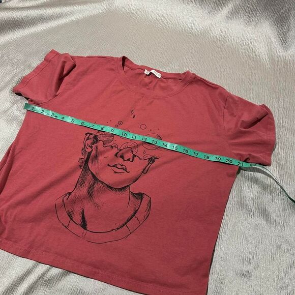 Blush colored day dreamer graphic tee with space design size Large - Picture 5 of 5